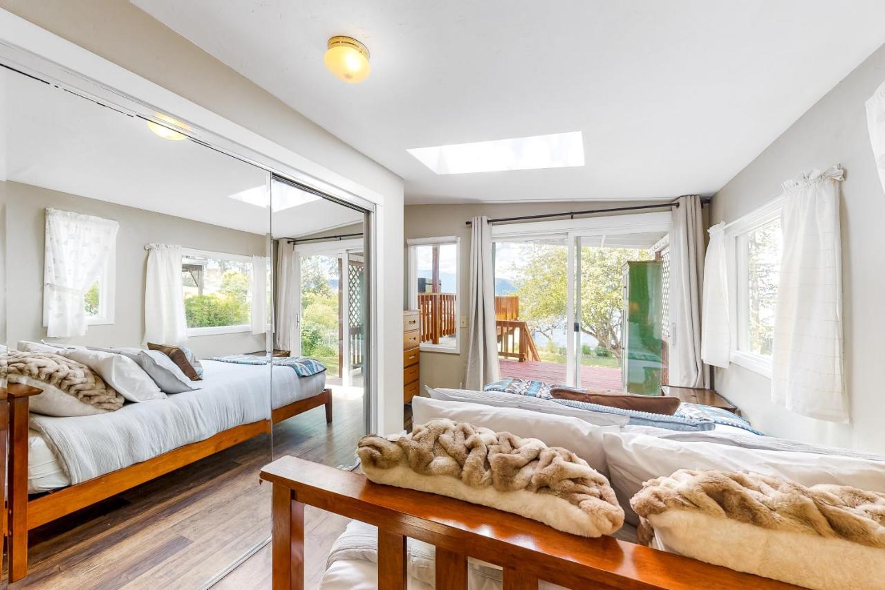 Calm Waters Lakeside Cabin Villa Sagle ภายนอก รูปภาพ